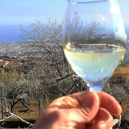 Casa Leopina Apri Gli Occhi E Vola Oltre Il Mare Semesterbostad SantʼAlfio